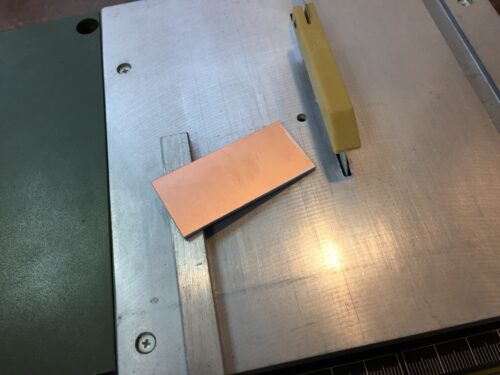 プリアンプ基板のカット