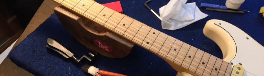 ネックの状態を見る