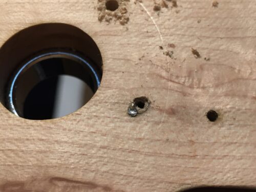 ネジが折れている