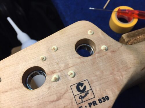 ネジ穴を埋める