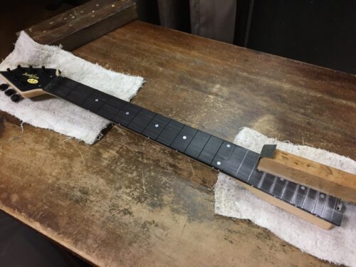 ハイポジションの溝を狭める