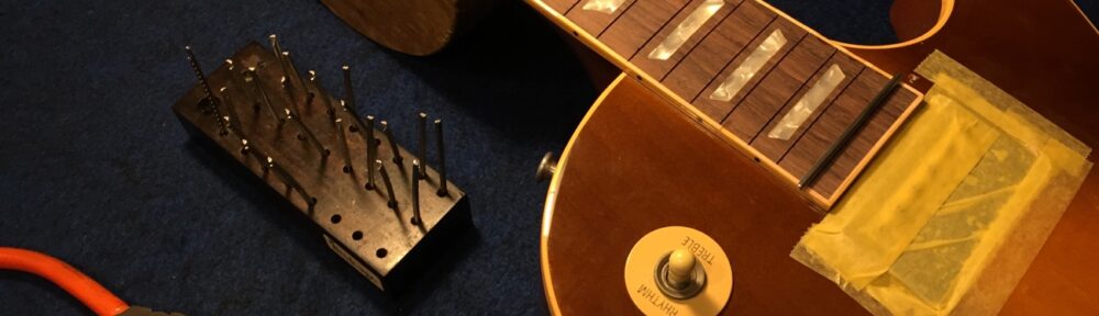 フレットを曲げ終わった