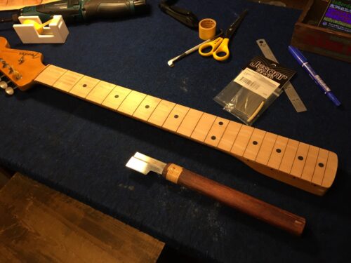 フレット溝の深さを確認