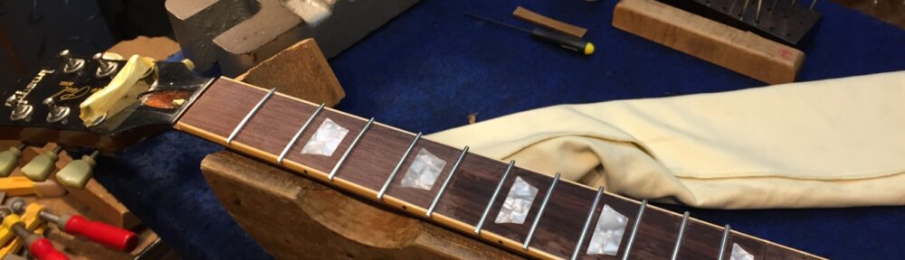 フレットの圧入