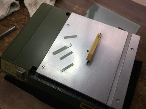 エポキシ板のカット