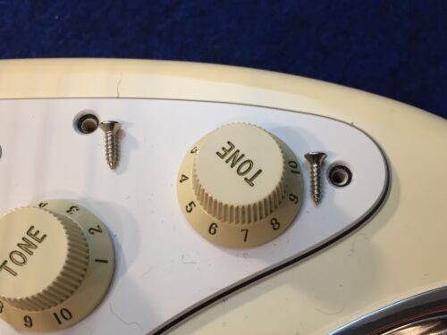 小さいネジが出てきた