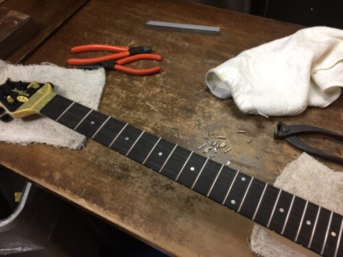 フレットをカットする