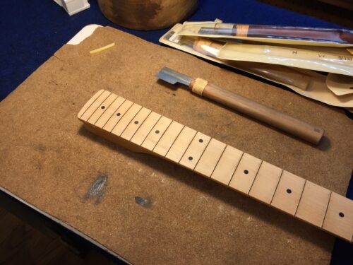 溝の幅を整える