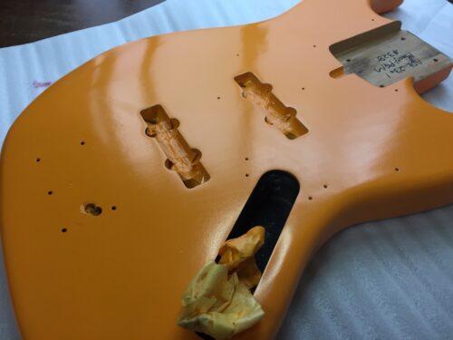 テープを剥がす