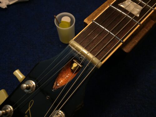 ナット溝に追いグリス