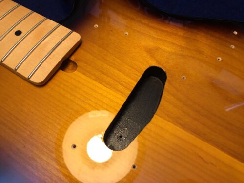 ネジ穴を埋めた