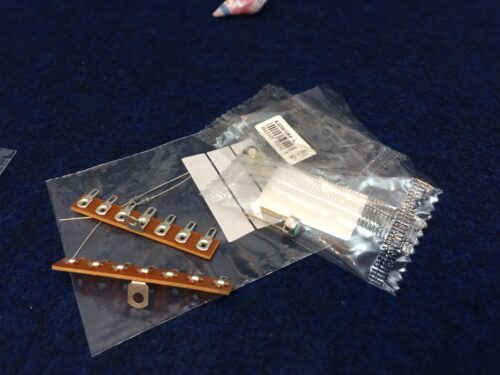 ベースに内蔵するための部品