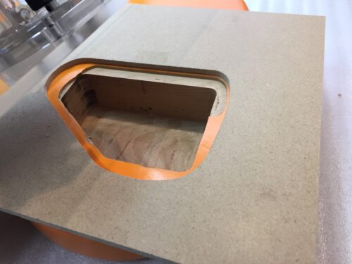 裏蓋の落とし込みを掘る