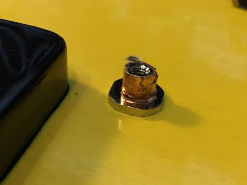 スタッドがボディに着いた