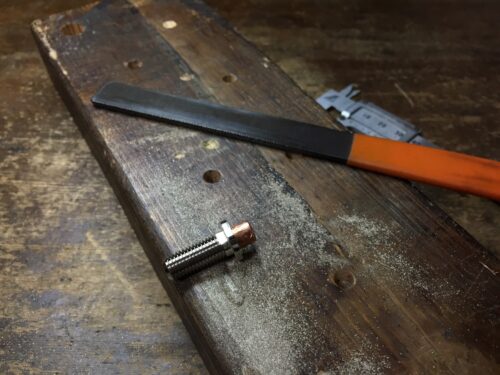 軸の根元を削る