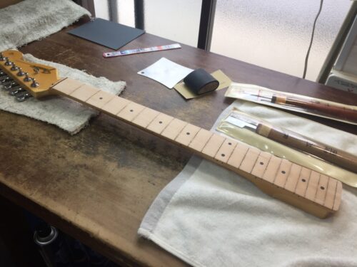 フレット溝の深さの調整