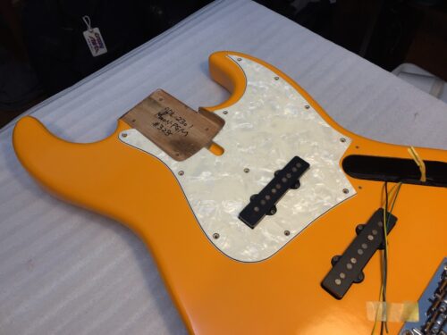 ピックガードも無事に取り付けられそう