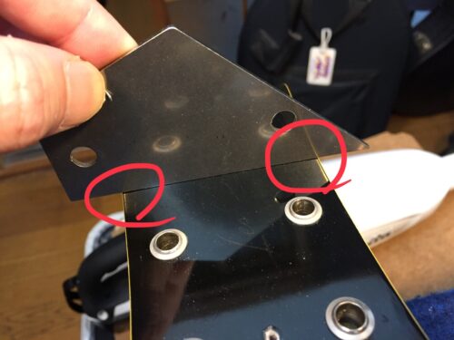 指板トップが歪んでいる