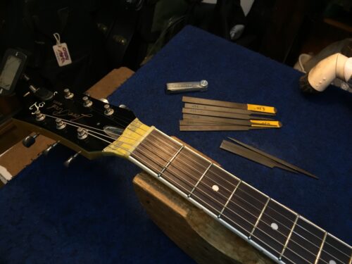 ナット溝を追い込む