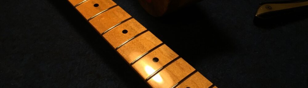フレットがピカピカになった