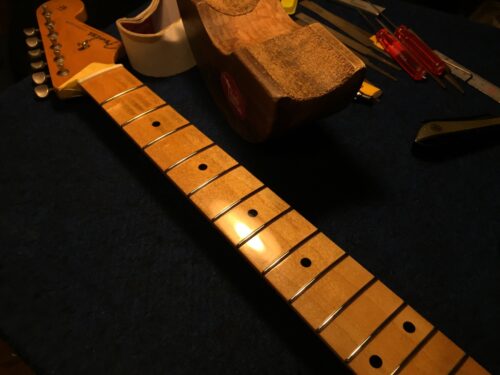 フレットがピカピカになった