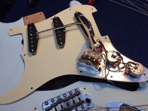 ピックアップとコンデンサの交換