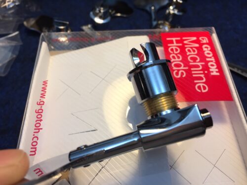 ブッシュナットが入りにくい