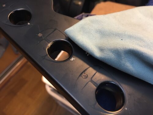 新しいネジ穴の位置決め