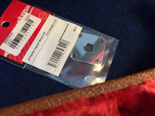 金属製のジャックプレート