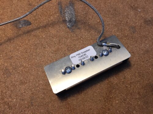 ネック側のピックアップ