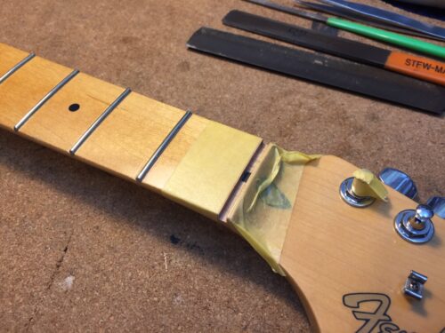 古い接着剤の除去