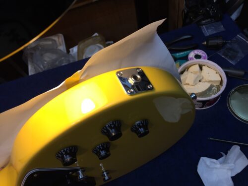 ジャックプレートが付いた