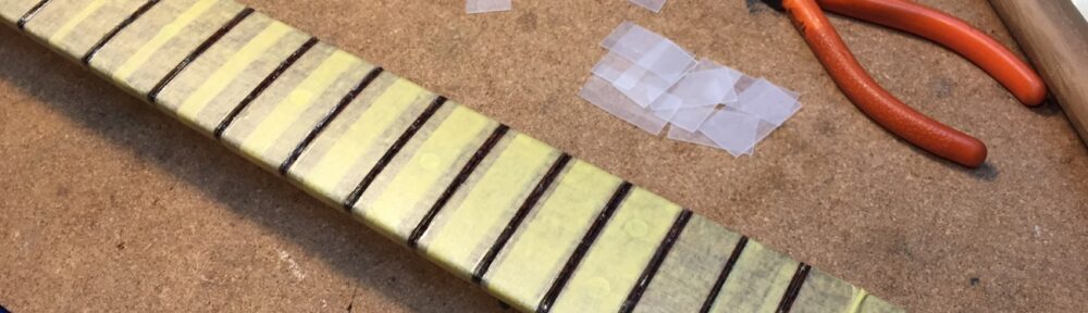 フレット溝を狭くする