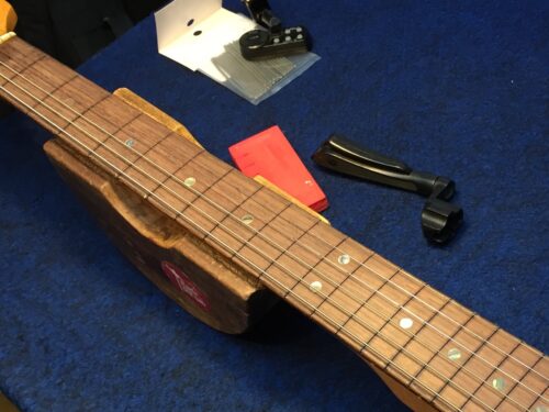 一度弦を張って確認する