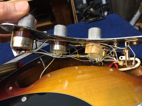 個性的なイコライザーが入っている