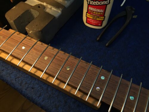 フレットの圧入