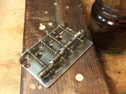 金属パーツのエイジド加工